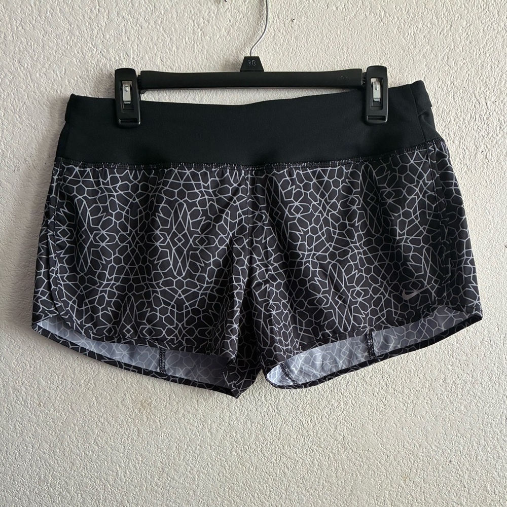 Nike Performance Women's Black Patterned Shorts M - Picture 5 of 16